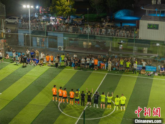 浙江宁海强蛟镇峡山村村超40余年长盛不衰，成为