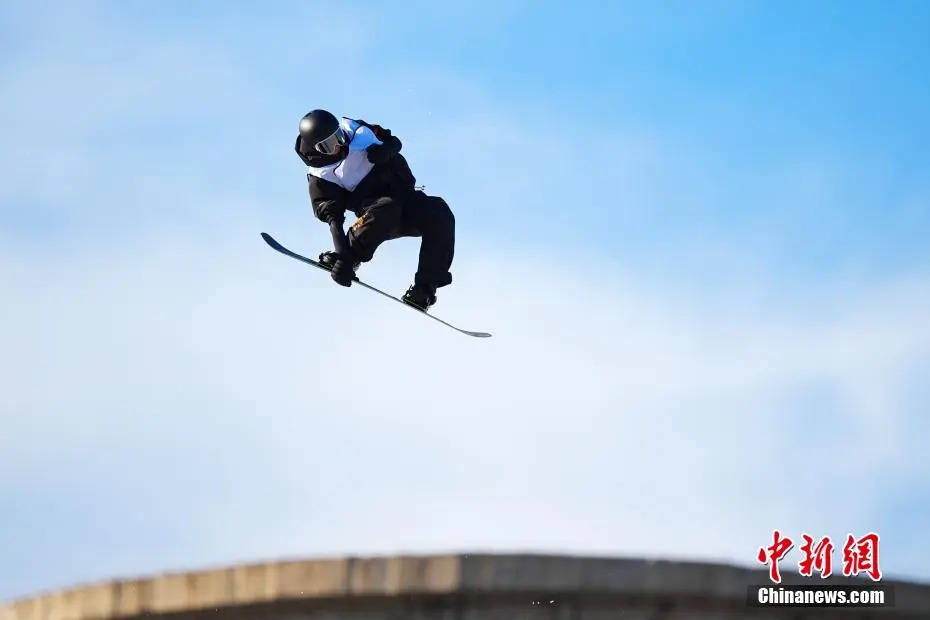 杨文龙首获世界杯奖牌 苏翊鸣失误无缘领奖台