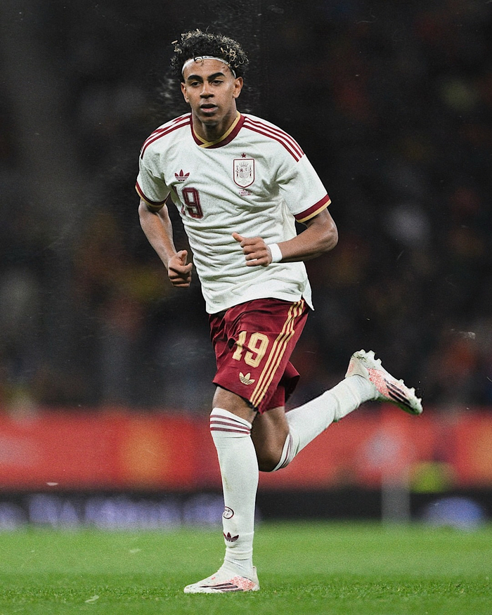 亚马尔世界杯首秀引爆全球关注