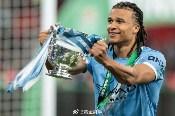 曼城后卫阿克翻修豪宅引猜测或重返切尔西