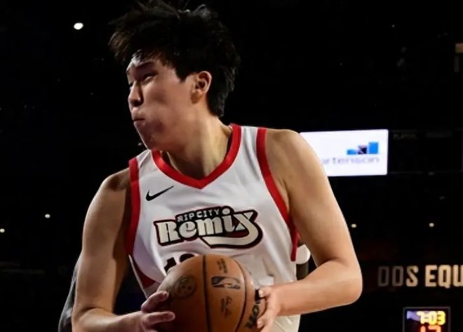 杨瀚森连中7球率队追分难救主 撕裂之城混音不敌