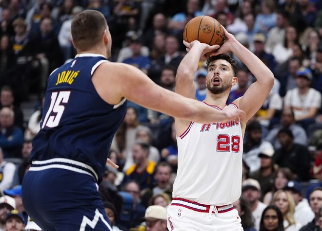 东契奇因伤遗憾落选，文班亚马小卡稳坐最佳阵