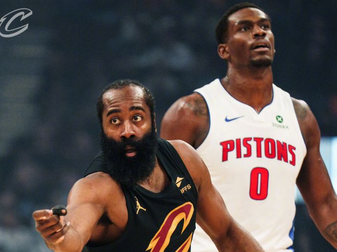 东契奇因伤遗憾落选，文班亚马小卡稳坐最佳阵